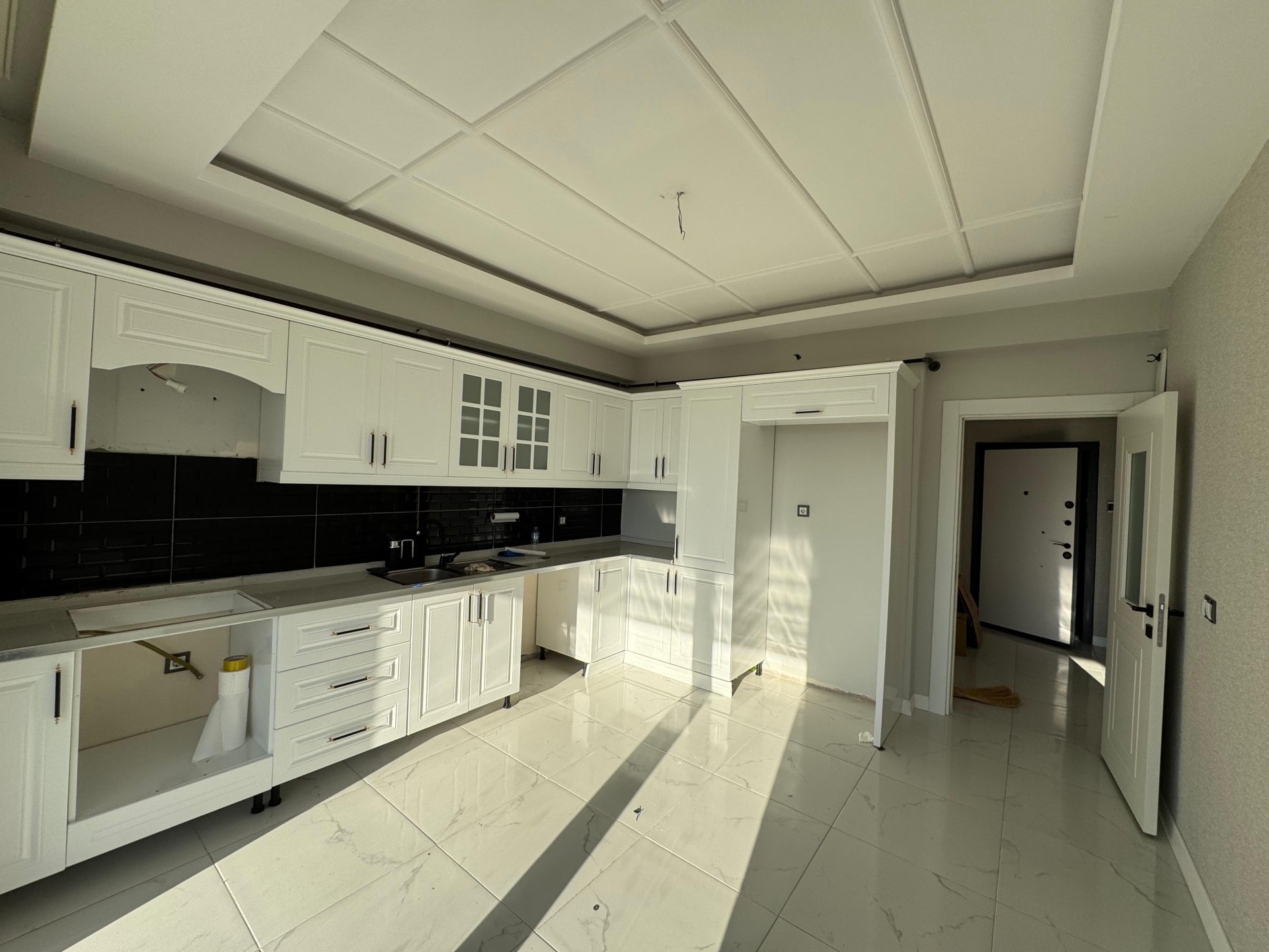 ÜÇKUYULARIN EN GÜZEL KONUMUNDA ACİİL SATILIK 3+1 BOŞ DAİRE