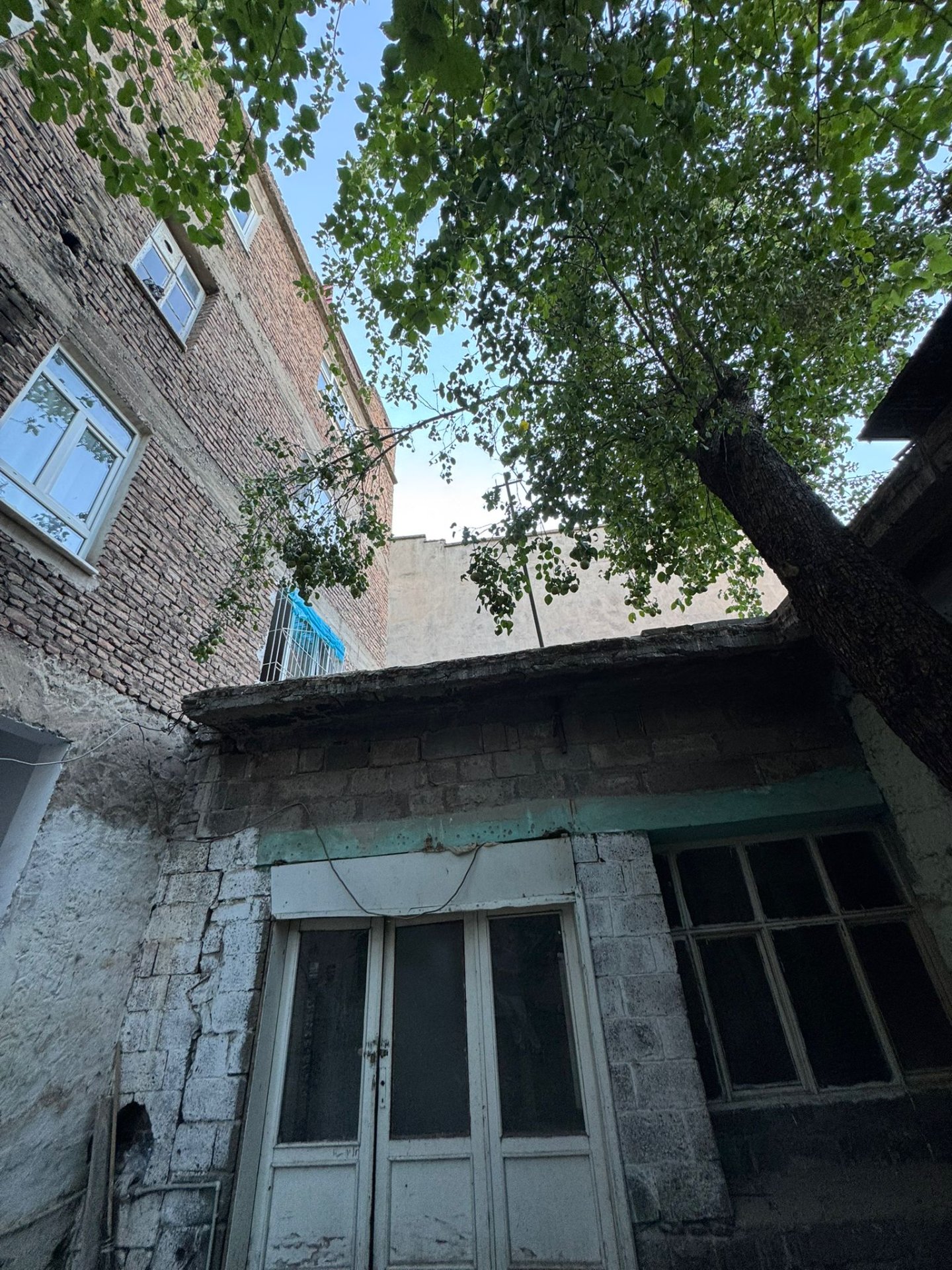 ULU CAMİ YANINDA SATILIK Z+3 KATLI BİNA TAMAMI SATILIK