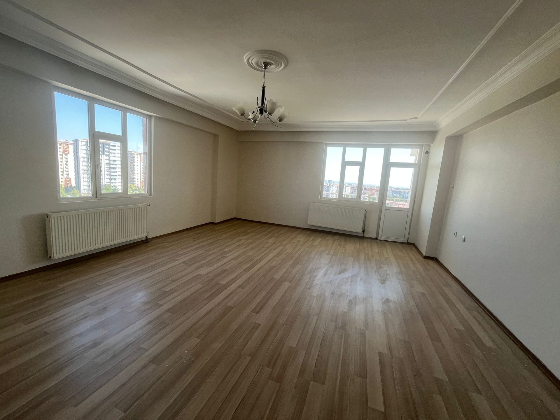 KAYAPINAR BELEDİYESİNİN YANI 3+1 KİRALIK DAİRE