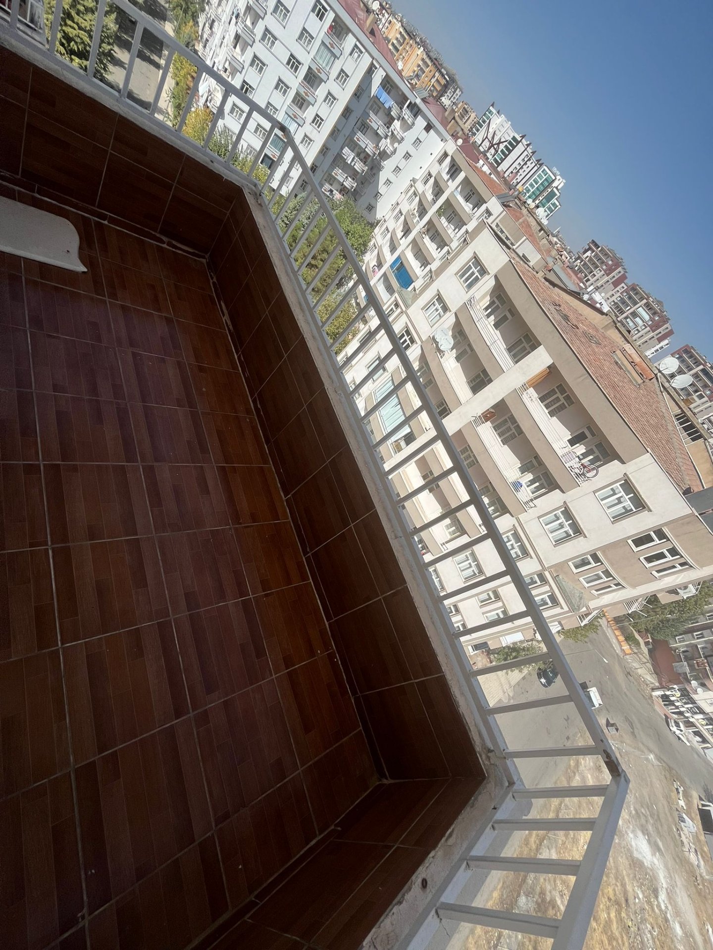 KAYAPINAR BELEDİYESİNİN YANI 3+1 KİRALIK DAİRE