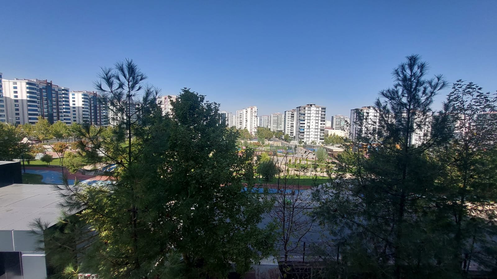 50'LİK YOL'DA SPOR PARKI MANZARALI LÜKS FULL BAKIMLI DAİREMİZ SATILIKTIR