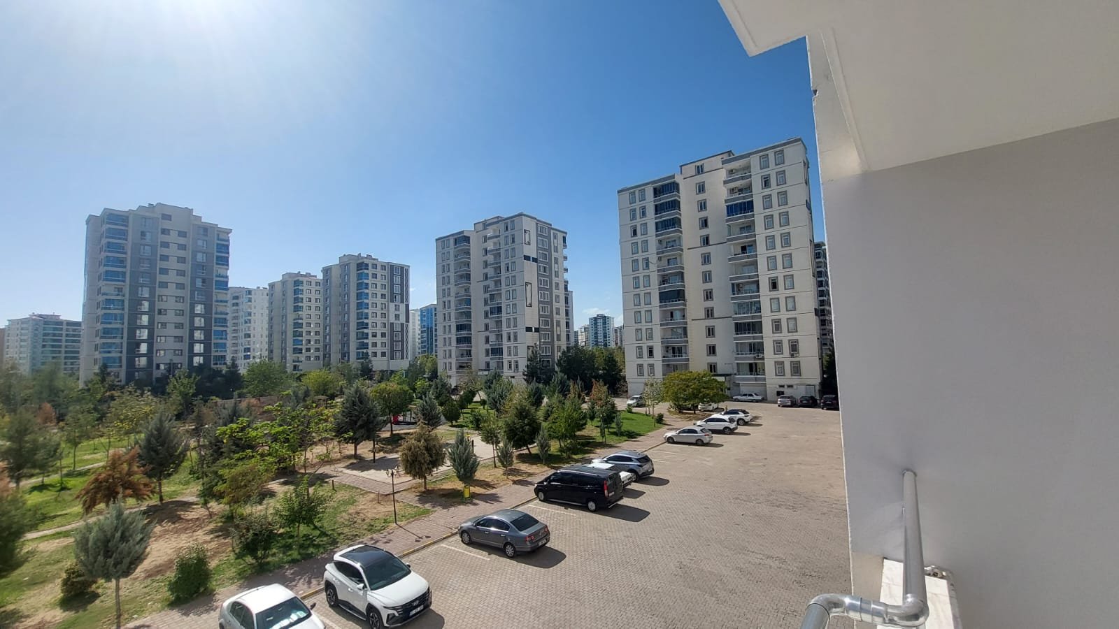 50'LİK YOL'DA SPOR PARKI MANZARALI LÜKS FULL BAKIMLI DAİREMİZ SATILIKTIR