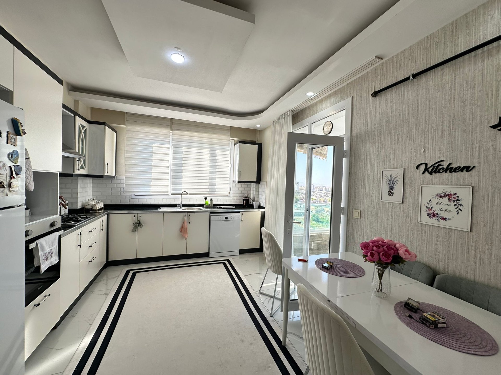 ACİL SATILIKKAYAPINAR ARAŞTIRMA HASTANESİ CİVARI 3+1 LÜKS DAİREMİZ SATIŞTADIR