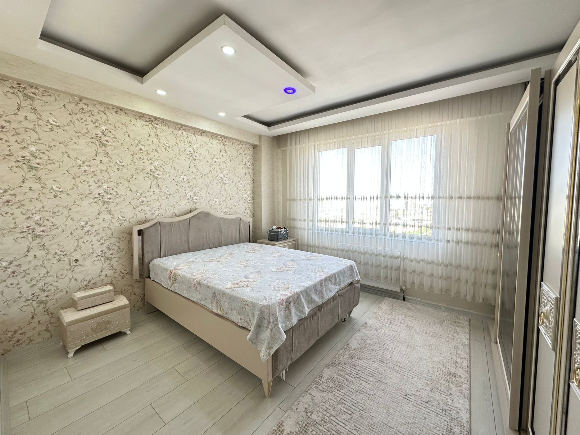 ACİL SATILIKKAYAPINAR ARAŞTIRMA HASTANESİ CİVARI 3+1 LÜKS DAİREMİZ SATIŞTADIR