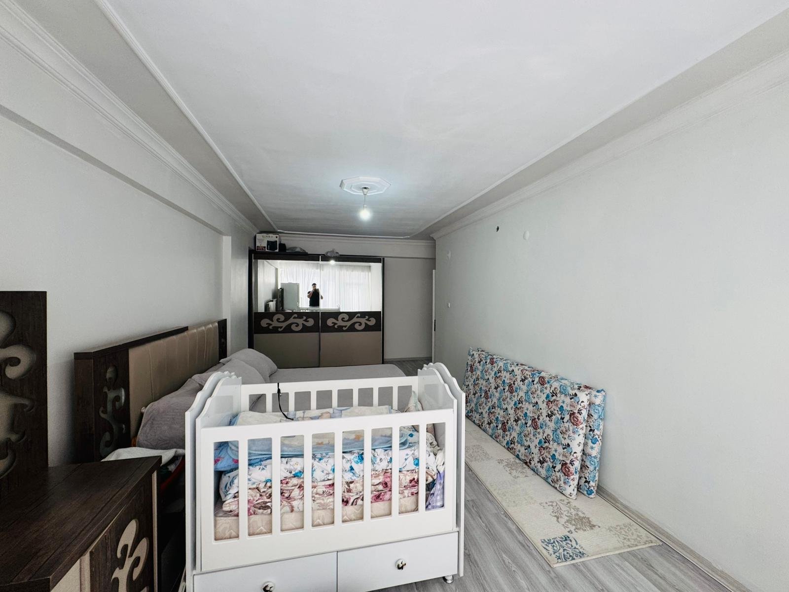 HUZUREVLERİNDE 3+1 BÜYÜKLÜĞÜNDE 2+1 SATILIK BAKIMLI DAİRE