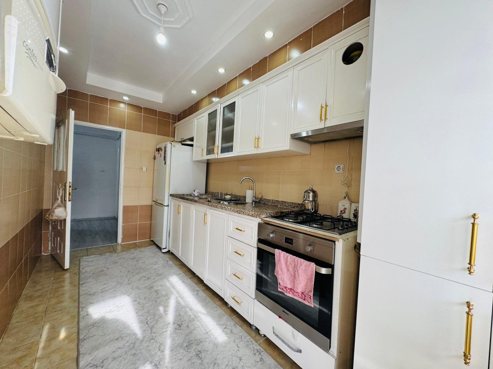 HUZUREVLERİNDE 3+1 BÜYÜKLÜĞÜNDE 2+1 SATILIK BAKIMLI DAİRE