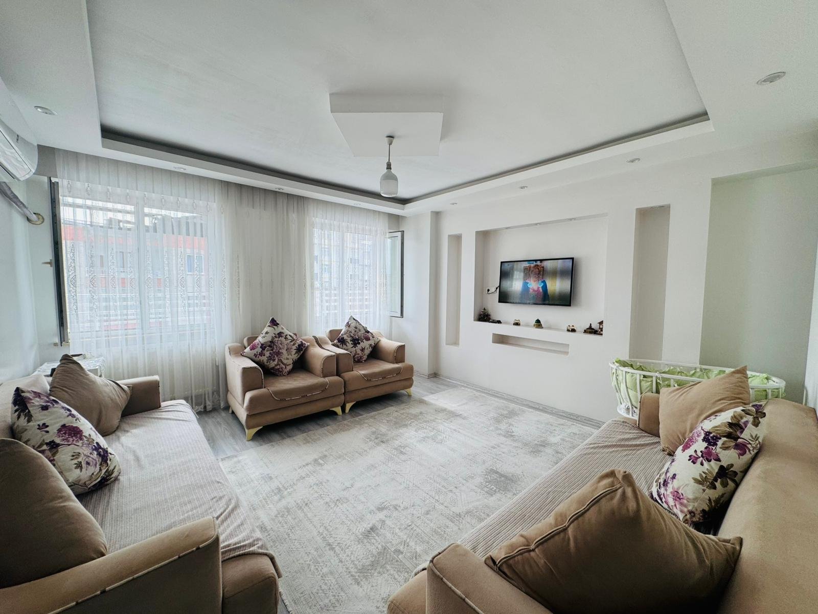 HUZUREVLERİNDE 3+1 BÜYÜKLÜĞÜNDE 2+1 SATILIK BAKIMLI DAİRE