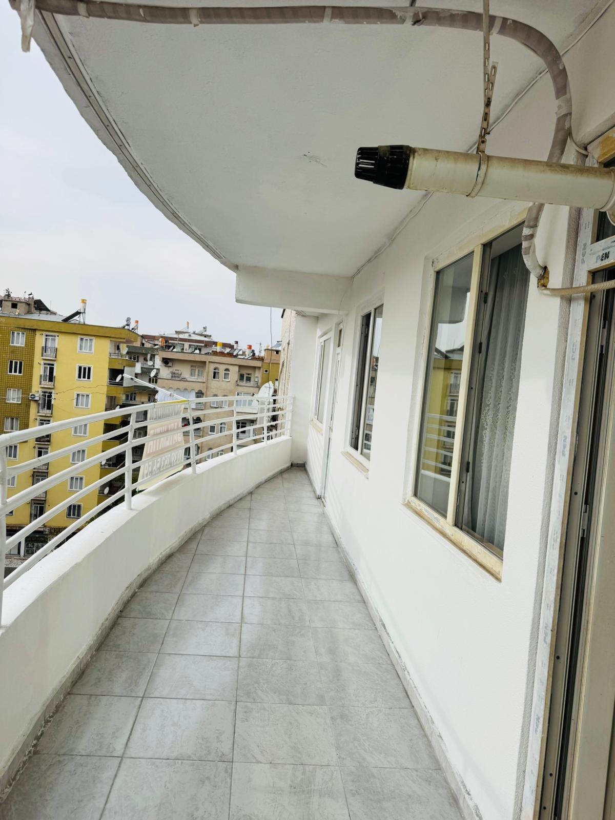 HUZUREVLERİNDE 3+1 BÜYÜKLÜĞÜNDE 2+1 SATILIK BAKIMLI DAİRE