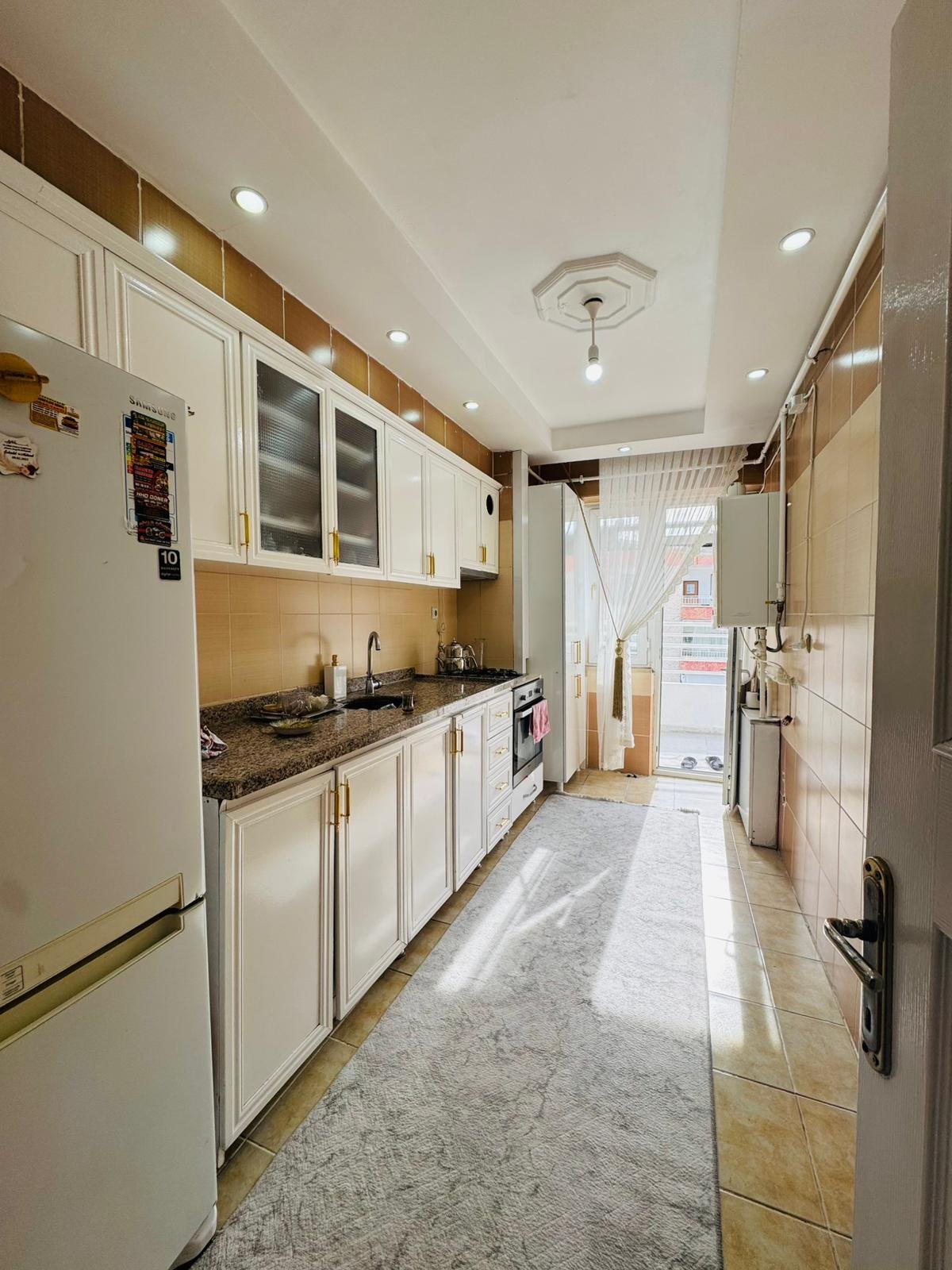 HUZUREVLERİNDE 3+1 BÜYÜKLÜĞÜNDE 2+1 SATILIK BAKIMLI DAİRE