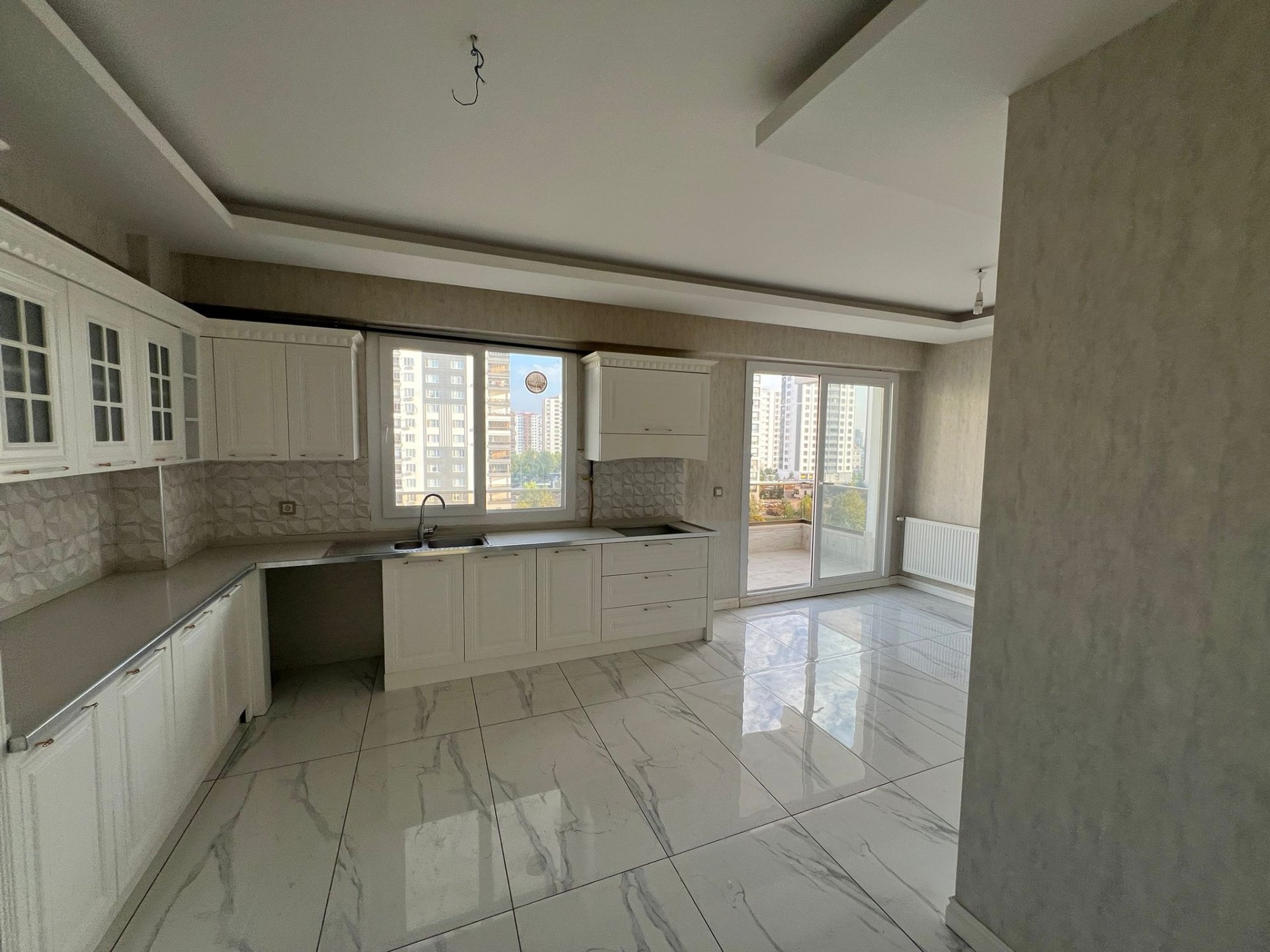 WİNSTOWN KARŞISI 3.5+1 ULTRA LÜX SIFIR AYARINDA