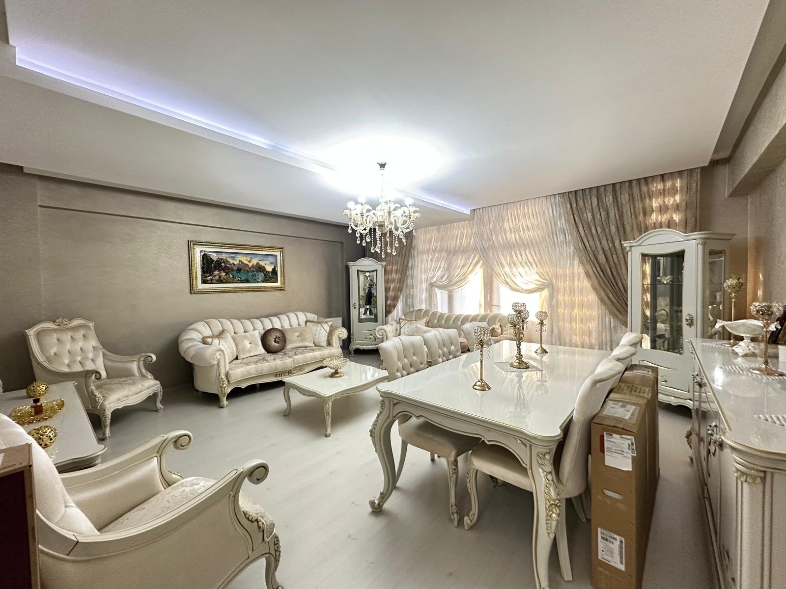 YETİŞEN ALIR' 75 CADDE ÜSTÜNDE 4.5+1 LÜKS DAİREMİZ SATIŞTADIR