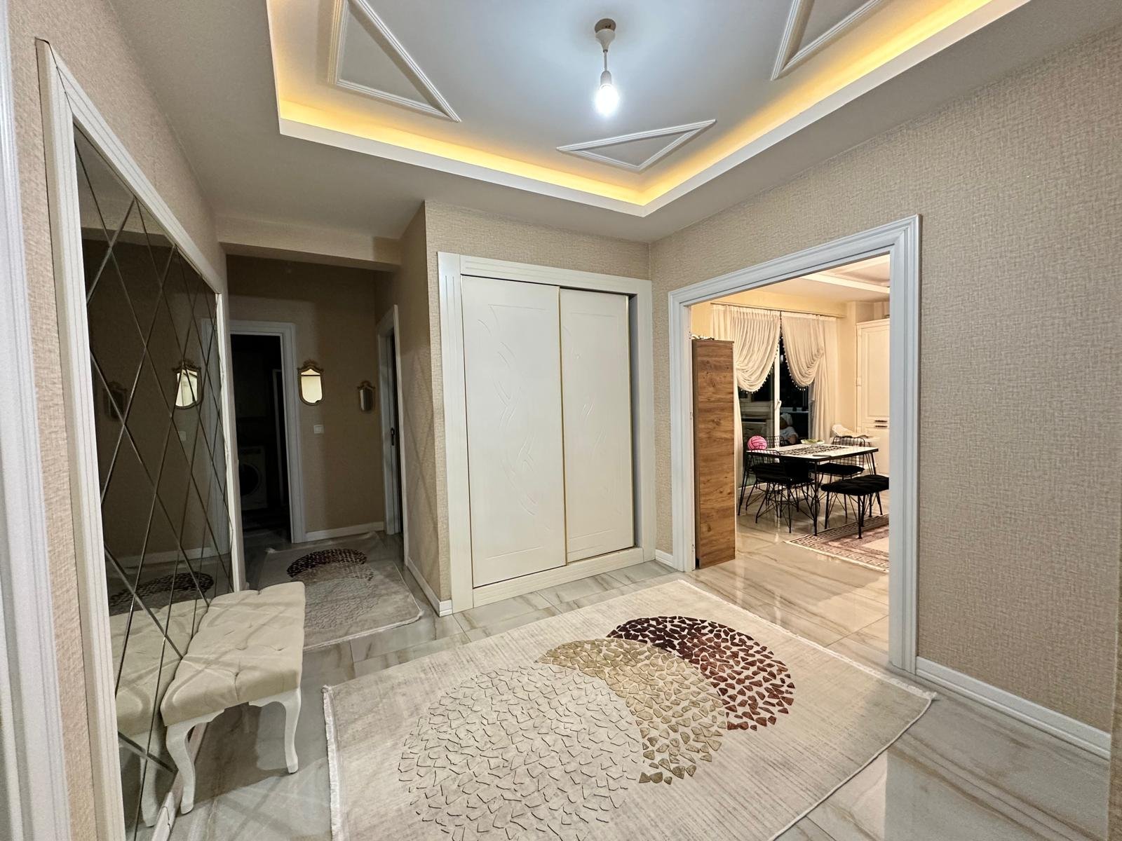 GÖLETLİ PARK MANZARALI 3+1 LÜKS DAİREMİZ SATIŞTADIR