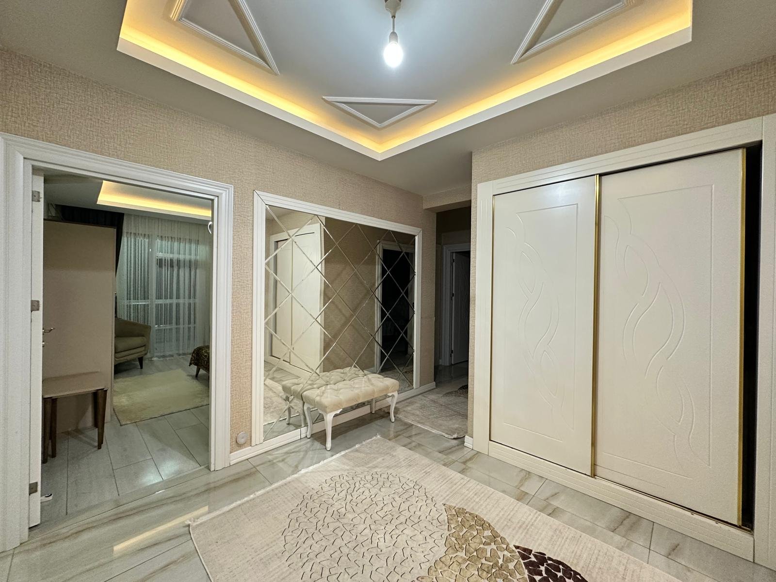 GÖLETLİ PARK MANZARALI 3+1 LÜKS DAİREMİZ SATIŞTADIR