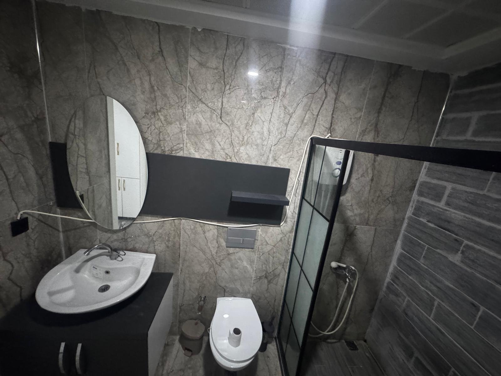 CEYSA PLAZADA EN GÜZEL KAT VE EN GÜZEL CEPHEDE TAŞINMAYA HAZIR BÜRO