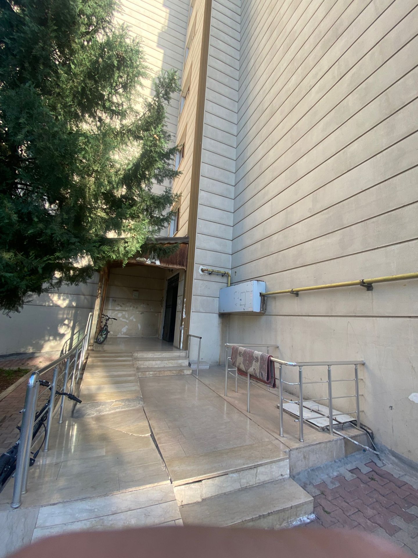 BAĞCILAR GÖLETLİ PARK CİVARINDA SATILIK 3+1 MASRAFSIZ DAİRE