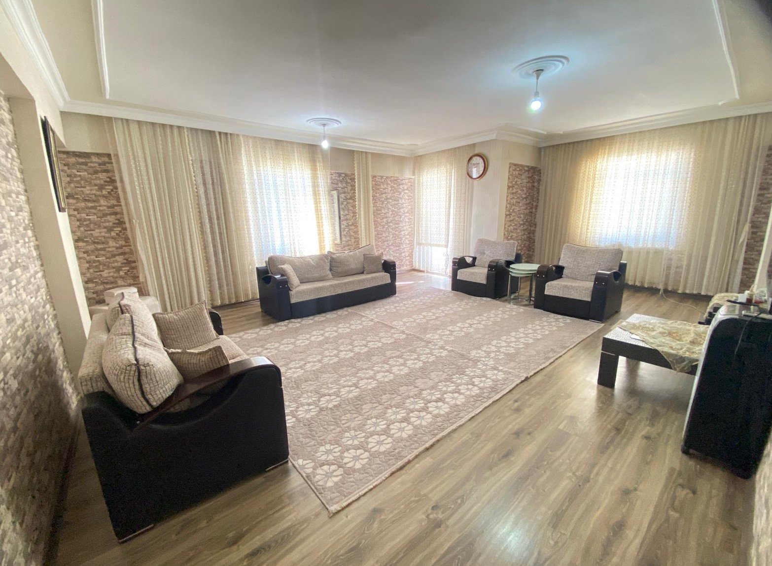 GAZİLER MERKEZİ KONUMDA ACİLL SATILIK 3+1 FIRSAT DAİRE