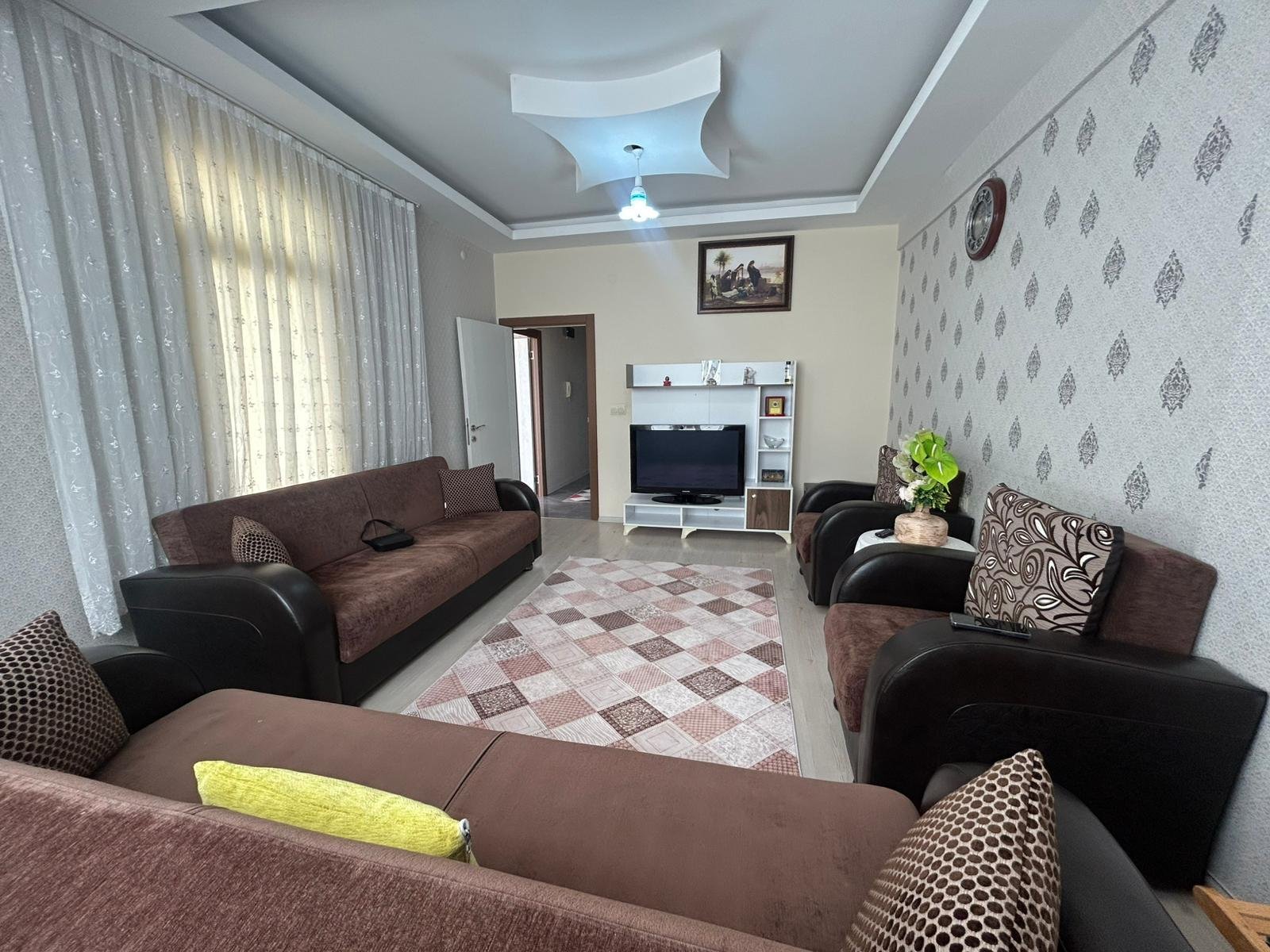 BAĞCILAR AHMET KAYA CADDESİNDE 2+1