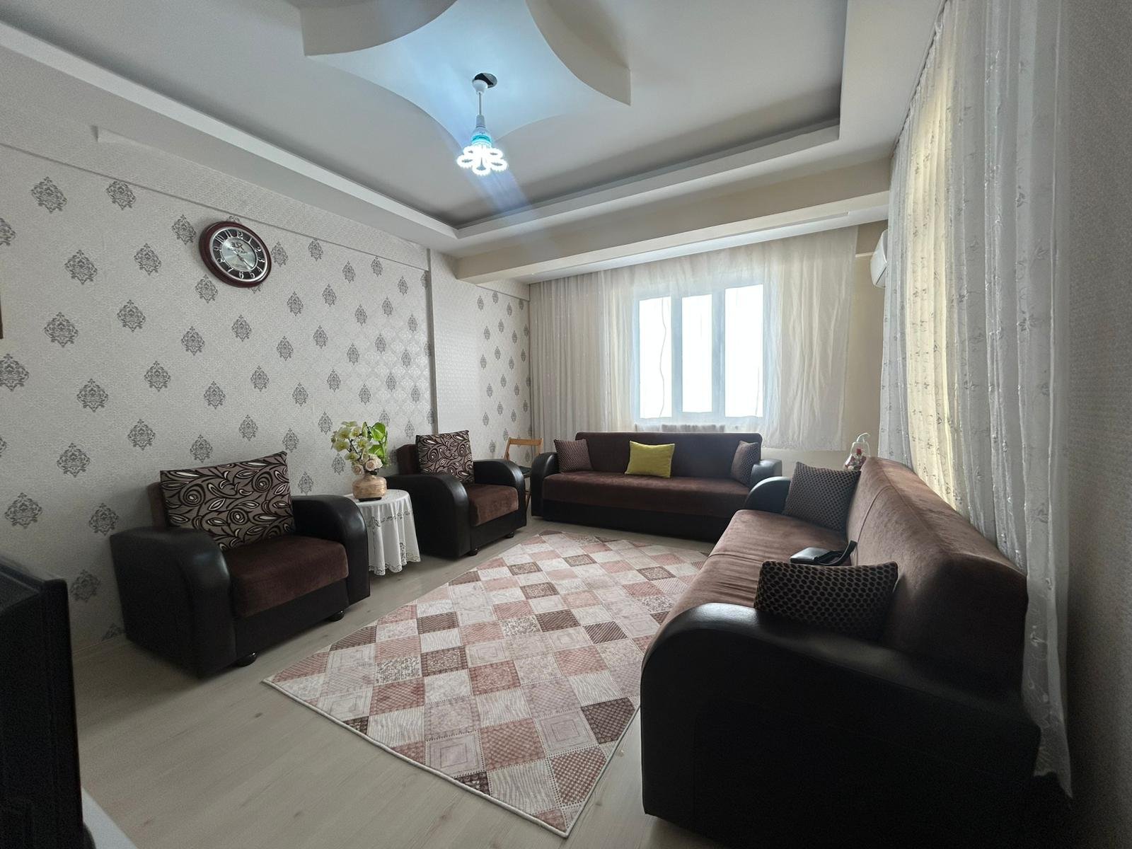 BAĞCILAR AHMET KAYA CADDESİNDE 2+1