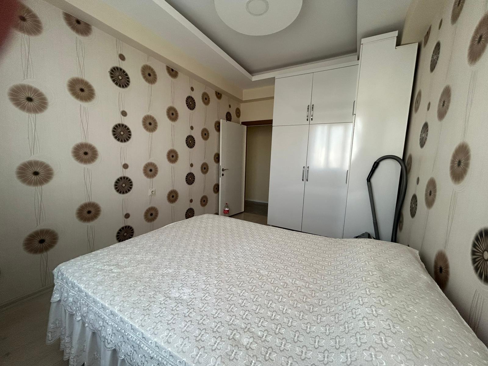 BAĞCILAR AHMET KAYA CADDESİNDE 2+1