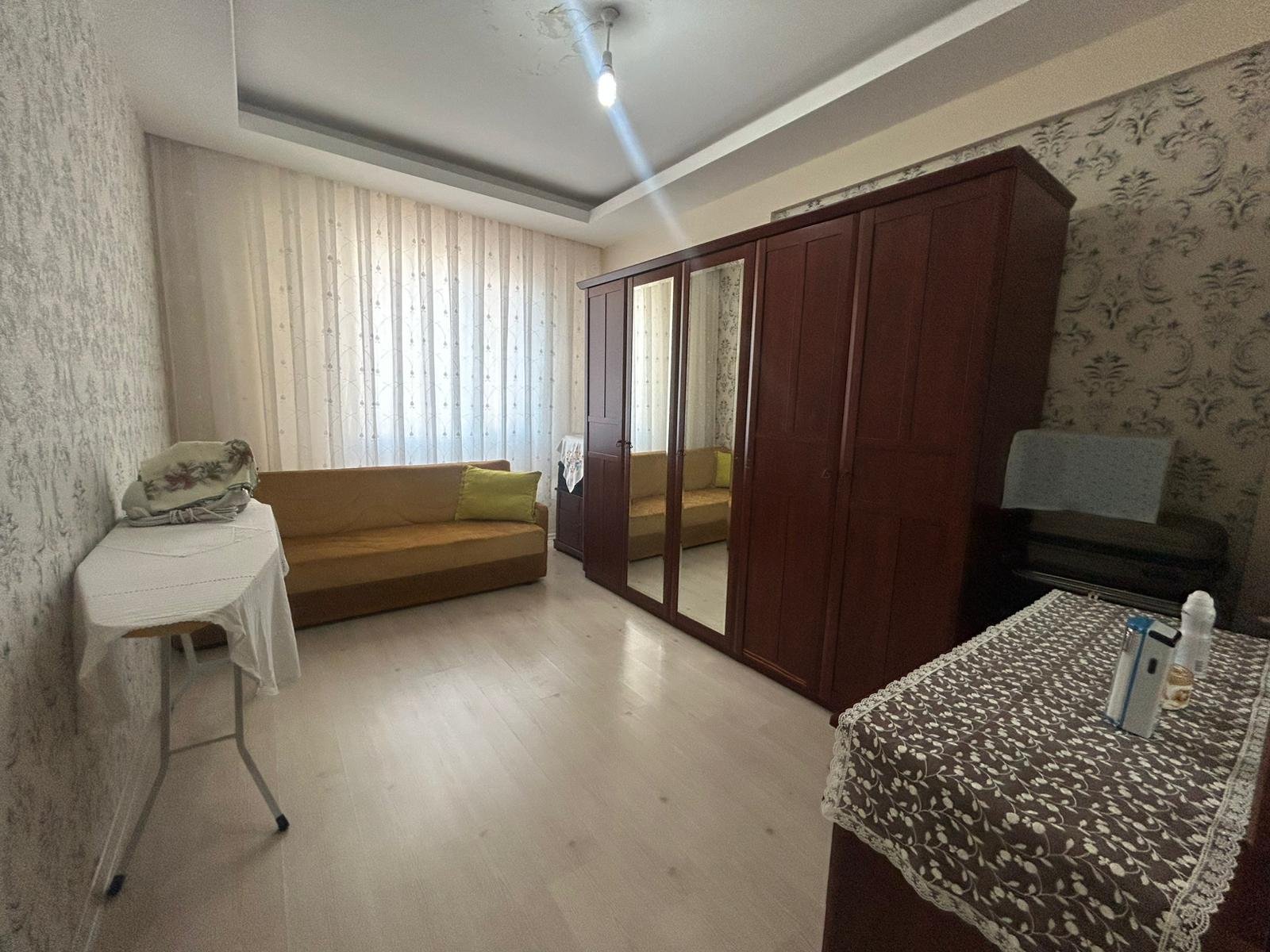 BAĞCILAR AHMET KAYA CADDESİNDE 2+1