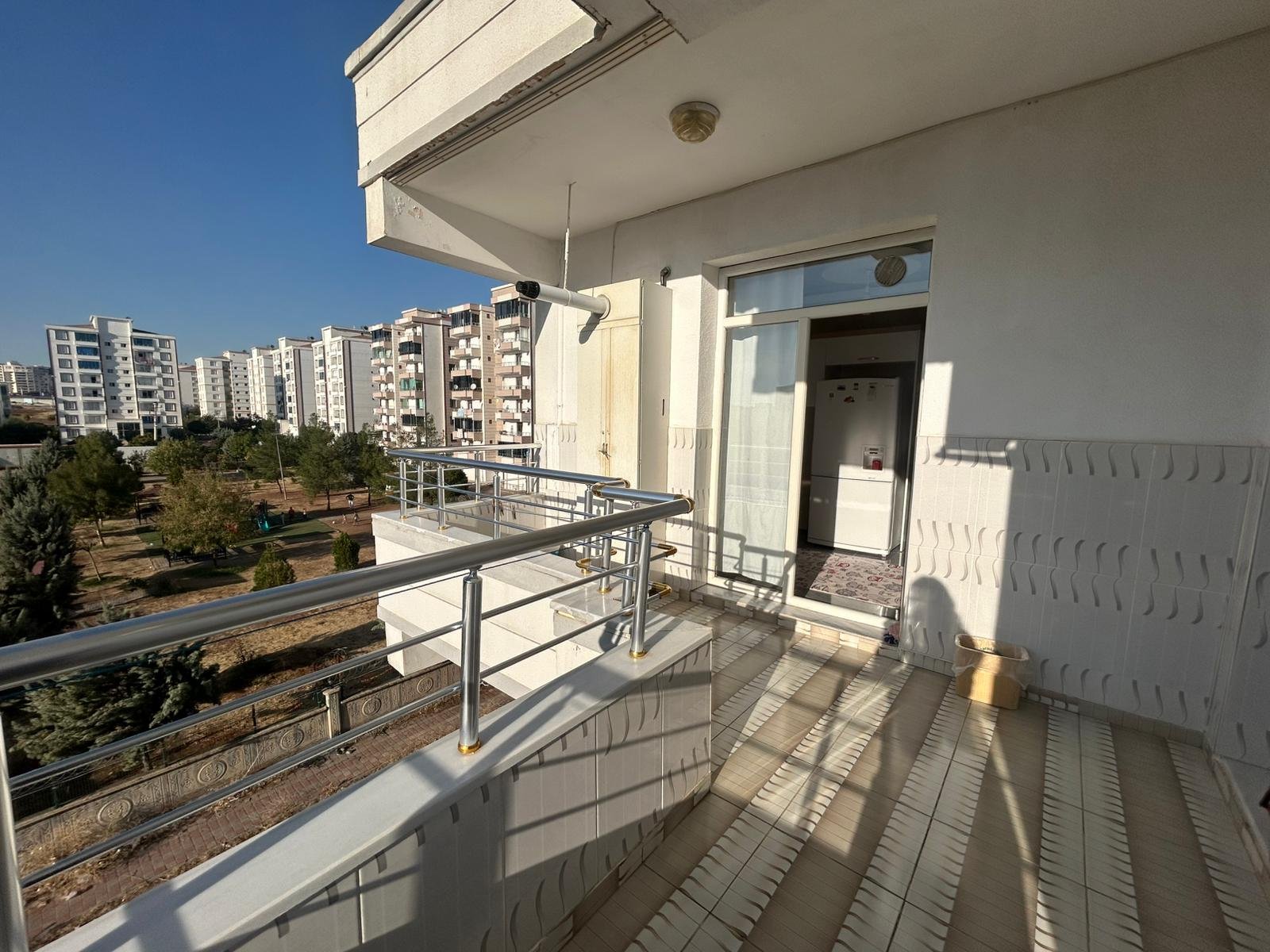 BAĞCILAR AHMET KAYA CADDESİNDE 2+1