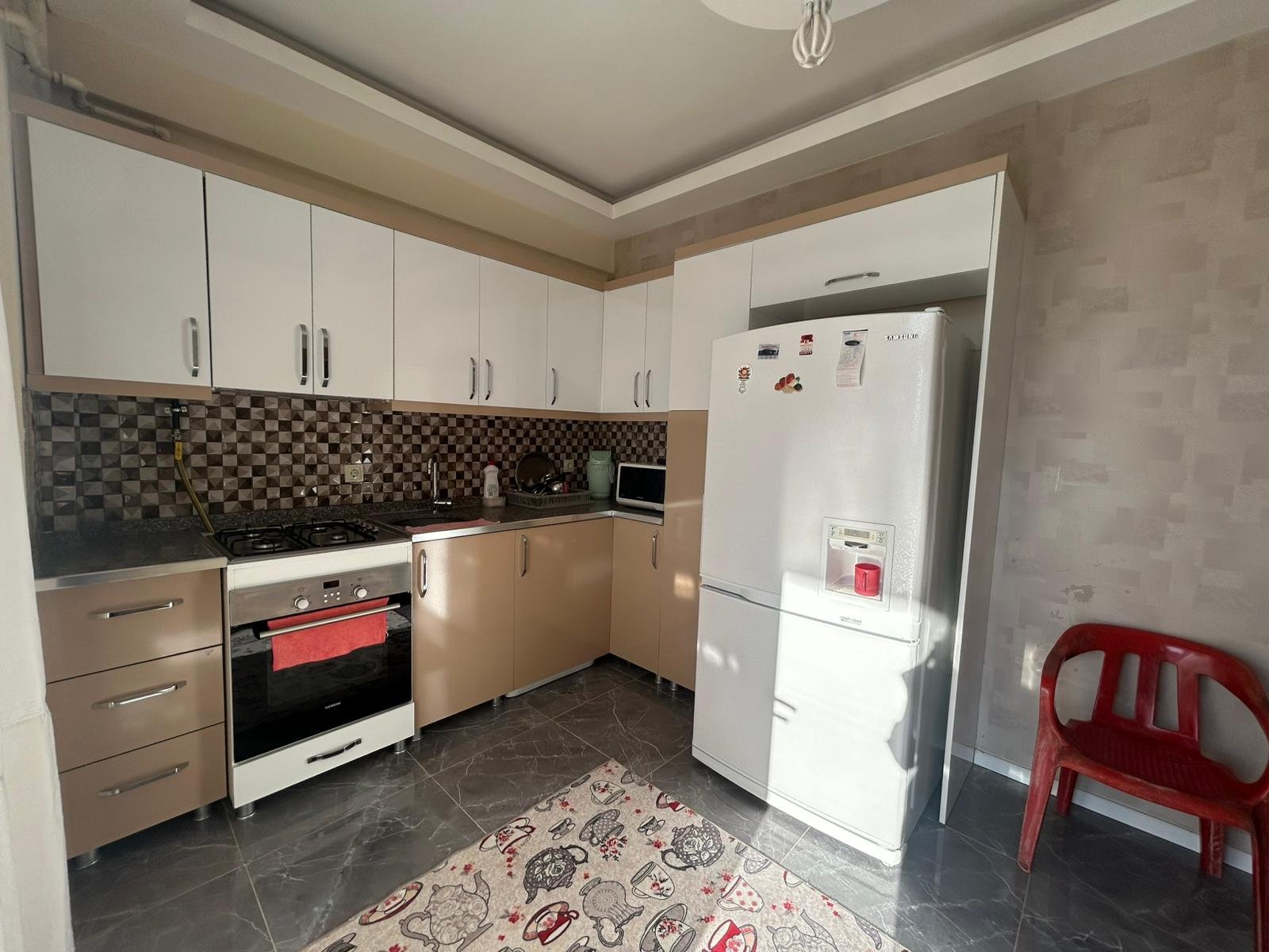 BAĞCILAR AHMET KAYA CADDESİNDE 2+1