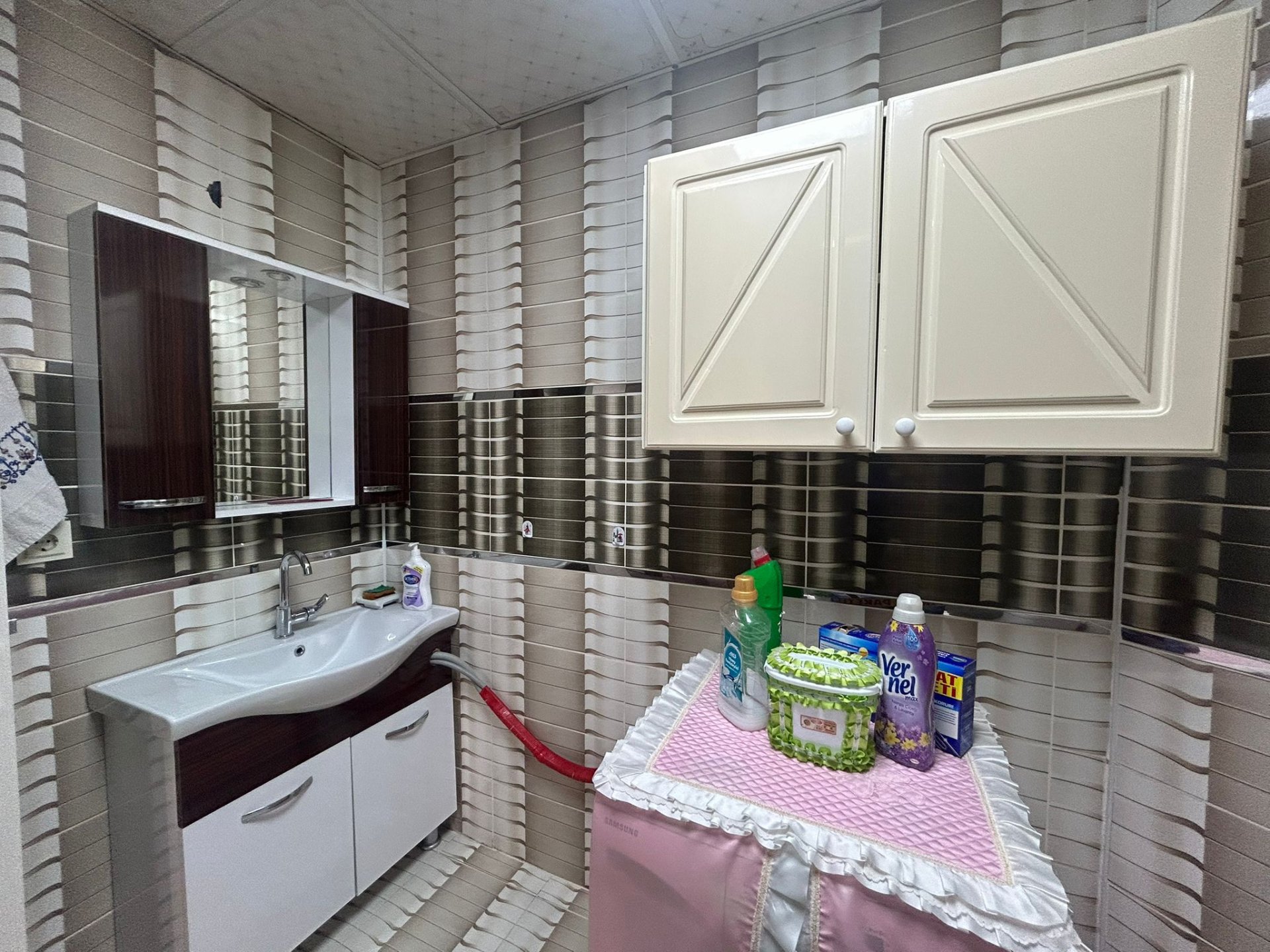 BAĞCILAR AHMET KAYA CADDESİNDE 2+1