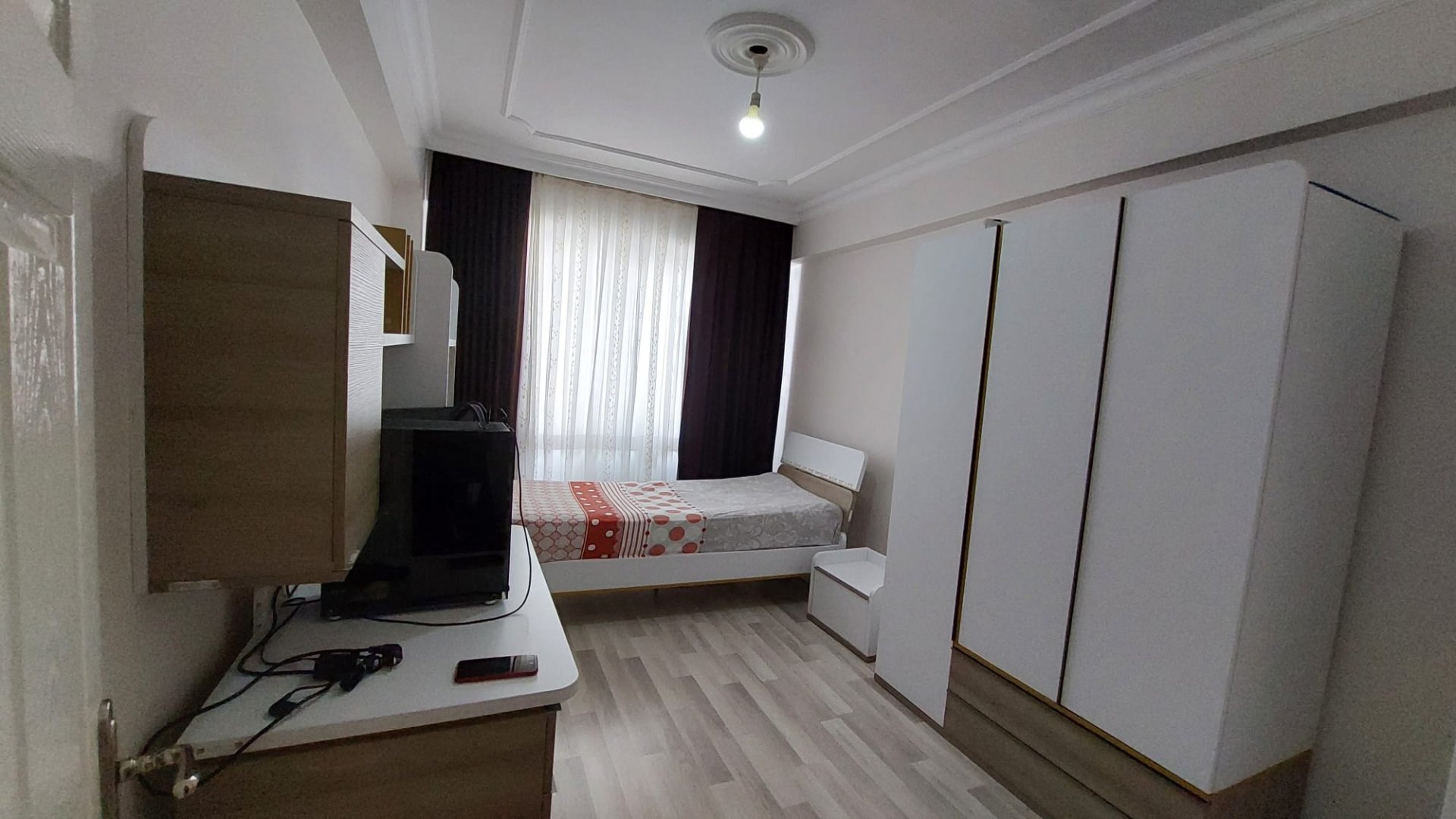 KAYAPINARIN KALBİ KENT MEYDANINA YÜRÜME MESAFESİNDE SATILIK FIRSAT 4+1 DAİRE