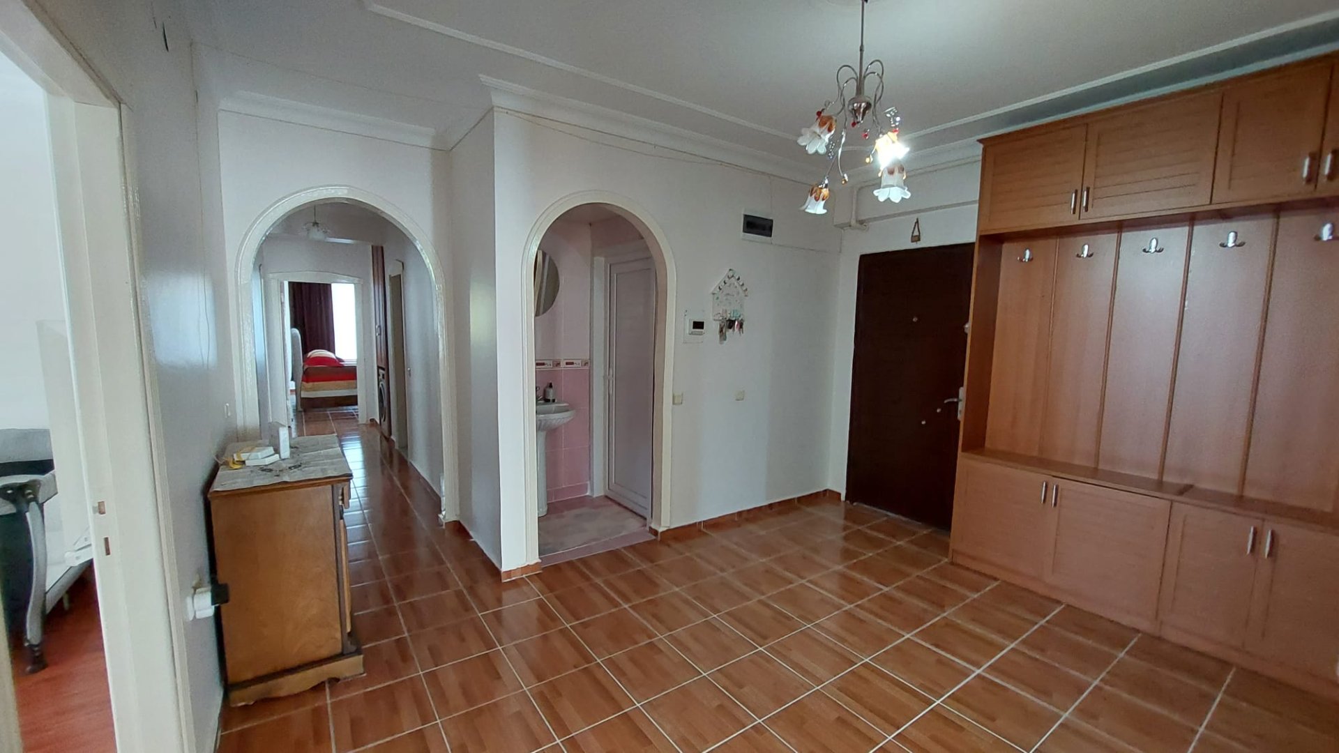 KAYAPINARIN KALBİ KENT MEYDANINA YÜRÜME MESAFESİNDE SATILIK FIRSAT 4+1 DAİRE