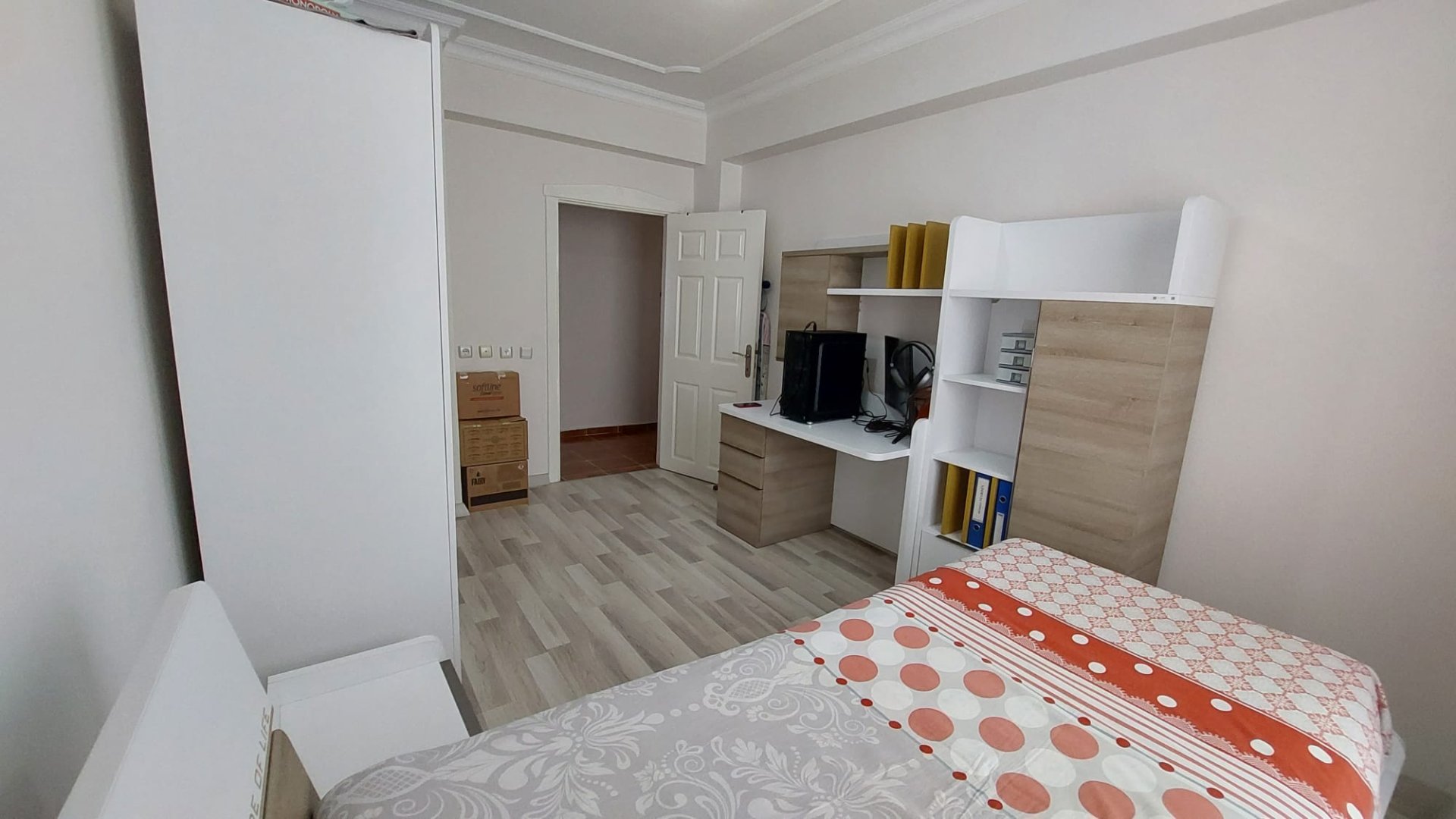 KAYAPINARIN KALBİ KENT MEYDANINA YÜRÜME MESAFESİNDE SATILIK FIRSAT 4+1 DAİRE