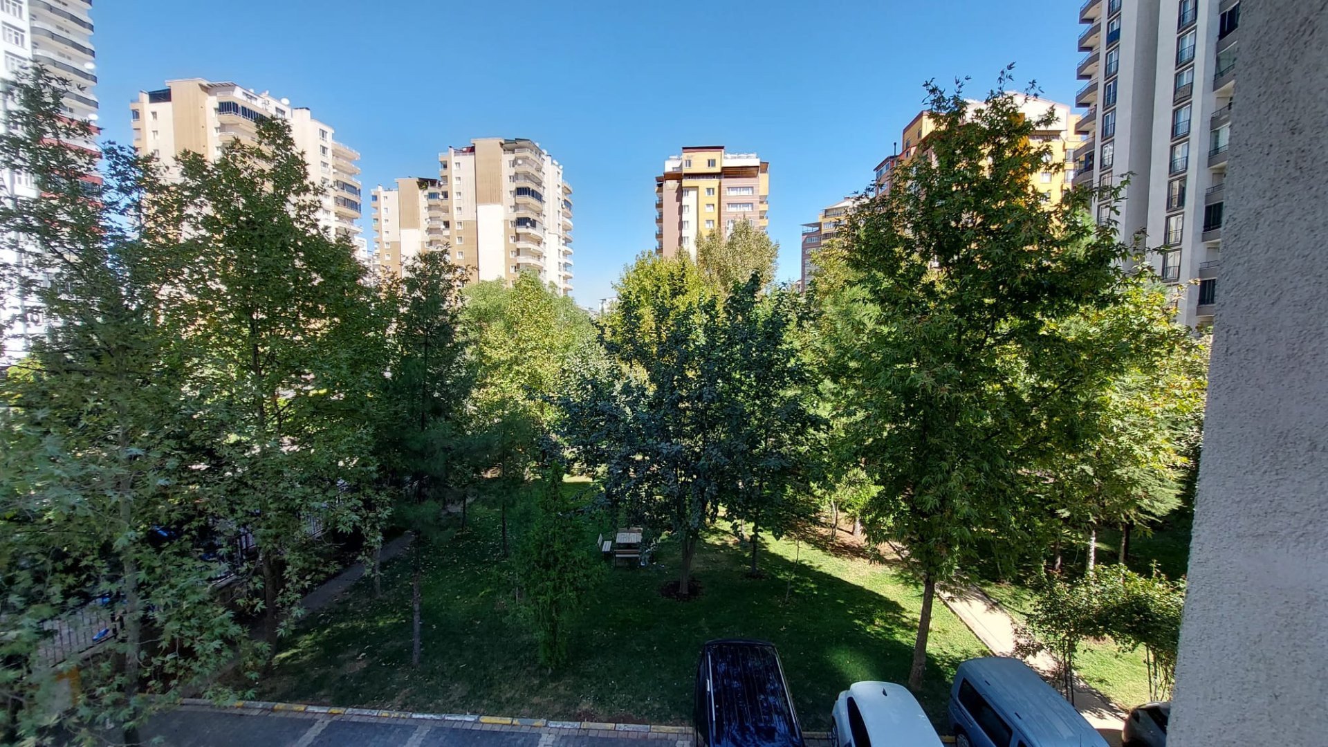 KAYAPINARIN KALBİ KENT MEYDANINA YÜRÜME MESAFESİNDE SATILIK FIRSAT 4+1 DAİRE