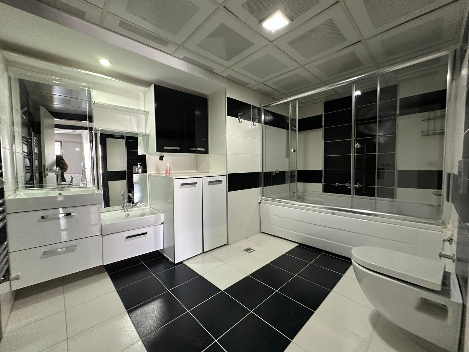 RADİSON KARŞISINDA FULL MANZARALI HAVUZLU 4,5+1 BOŞ DAİRE