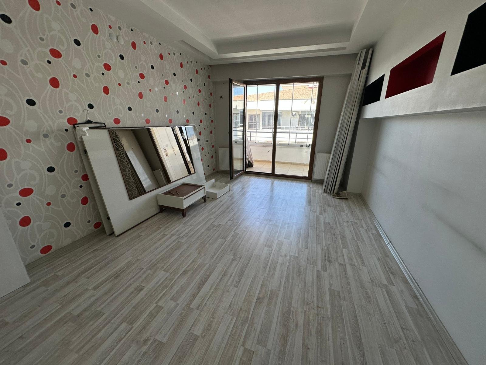 RADİSON KARŞISINDA FULL MANZARALI HAVUZLU 4,5+1 BOŞ DAİRE