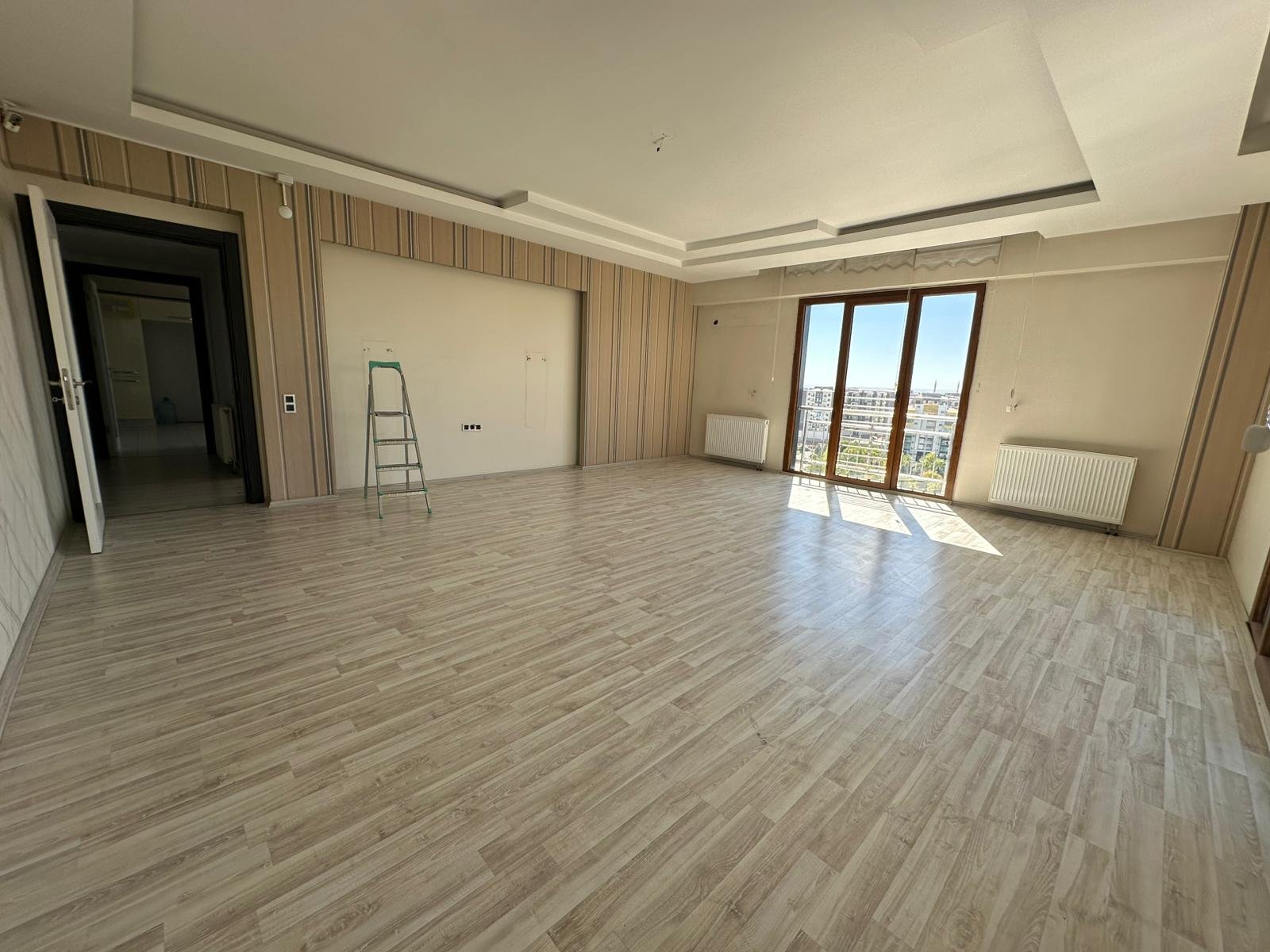 RADİSON KARŞISINDA FULL MANZARALI HAVUZLU 4,5+1 BOŞ DAİRE