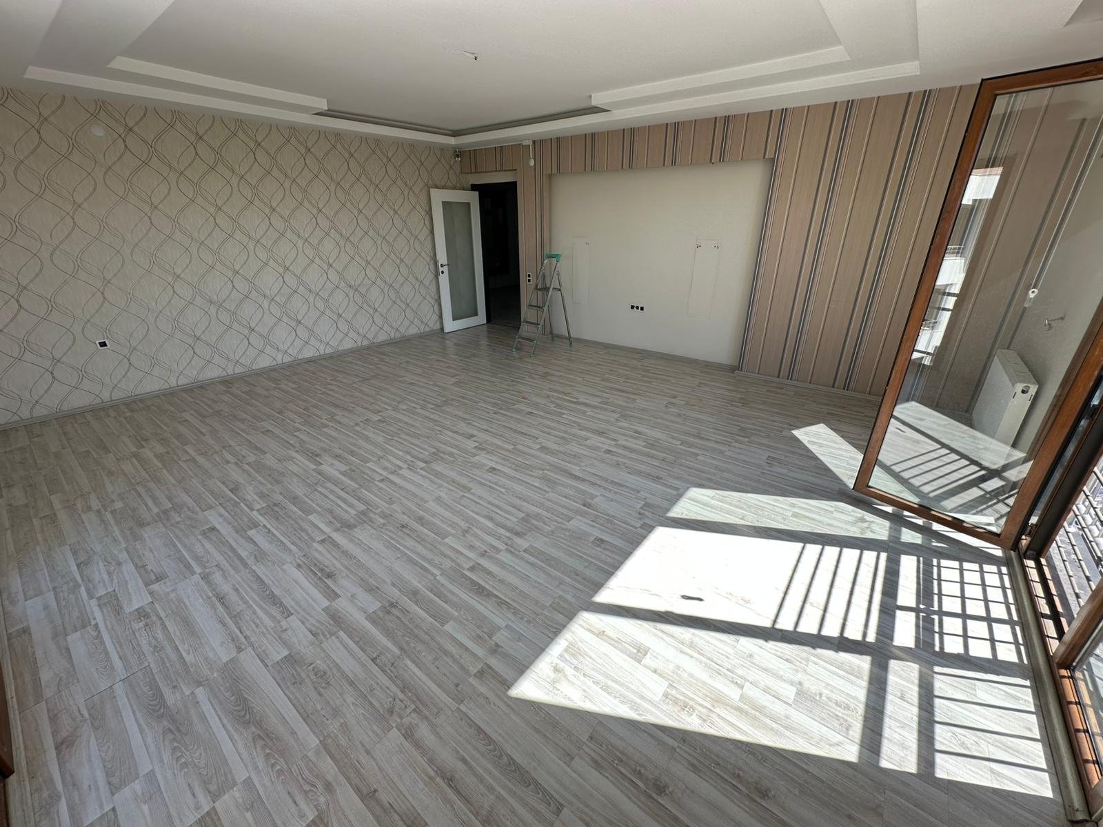 RADİSON KARŞISINDA FULL MANZARALI HAVUZLU 4,5+1 BOŞ DAİRE