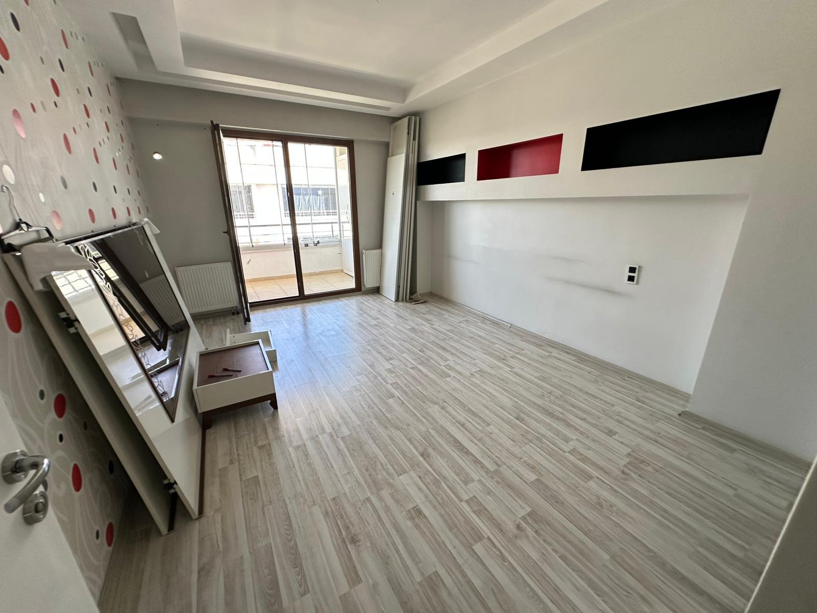 RADİSON KARŞISINDA FULL MANZARALI HAVUZLU 4,5+1 BOŞ DAİRE