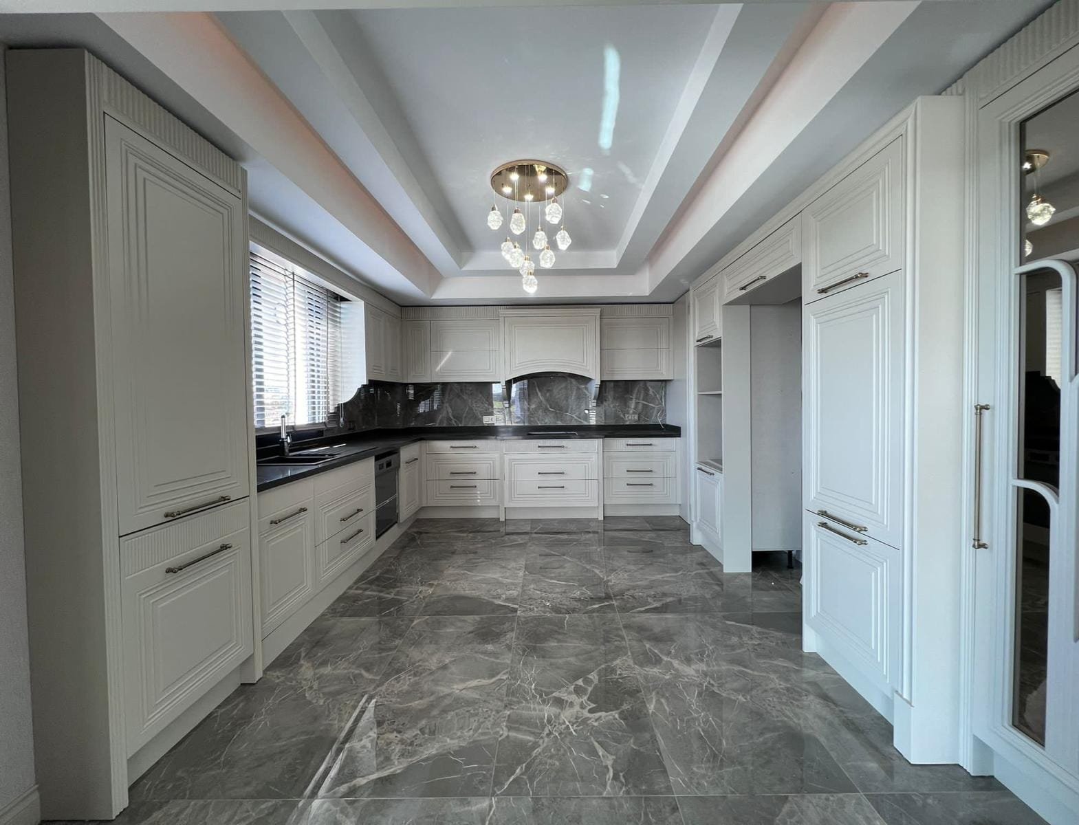 MAKRO LİFE GAYRİMENKUL'DEN ZANA ROSİBA KALİTESİYLE SATILIK 6,5+1 TRİPLEX VİLLA