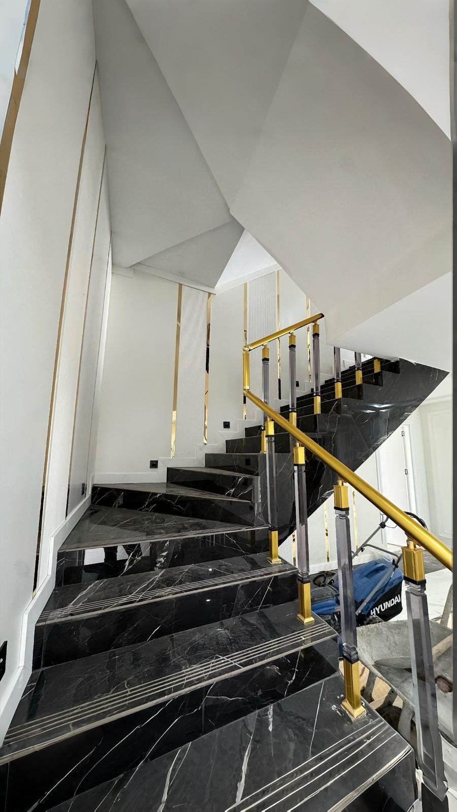 KENT ORMAN ARKASI HAVUZLU TRİPLEKS 6+1 LÜKS VİLLA