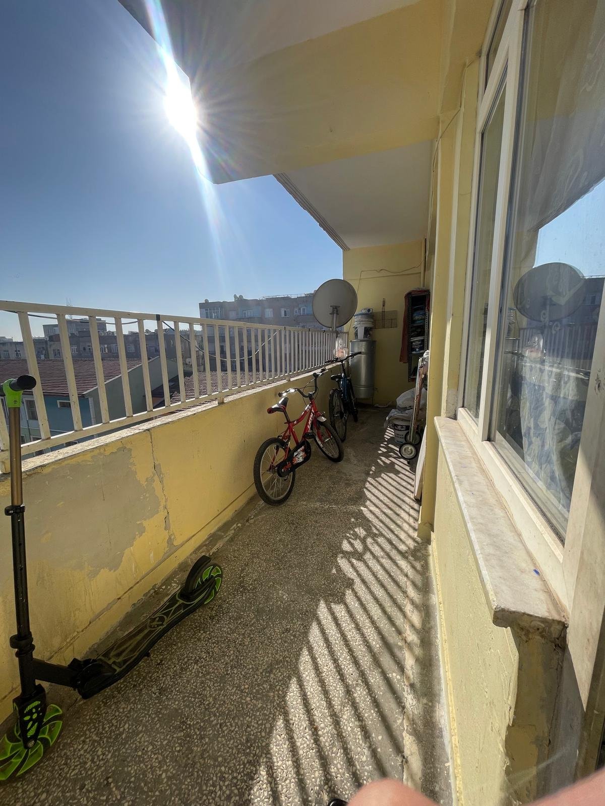 BAĞLAR ÇARŞAMBA PAZARINDA SATILIK 2+1 DAİRE