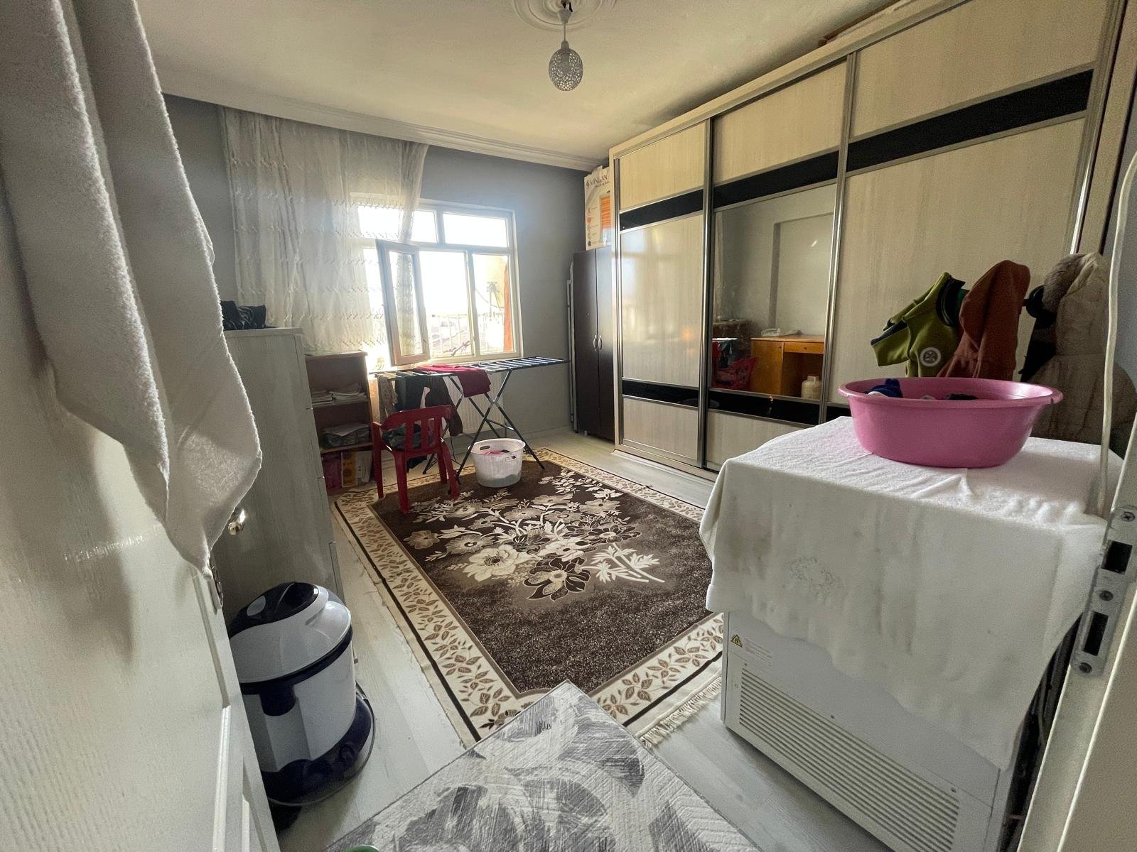 BAĞLAR ÇARŞAMBA PAZARINDA SATILIK 2+1 DAİRE