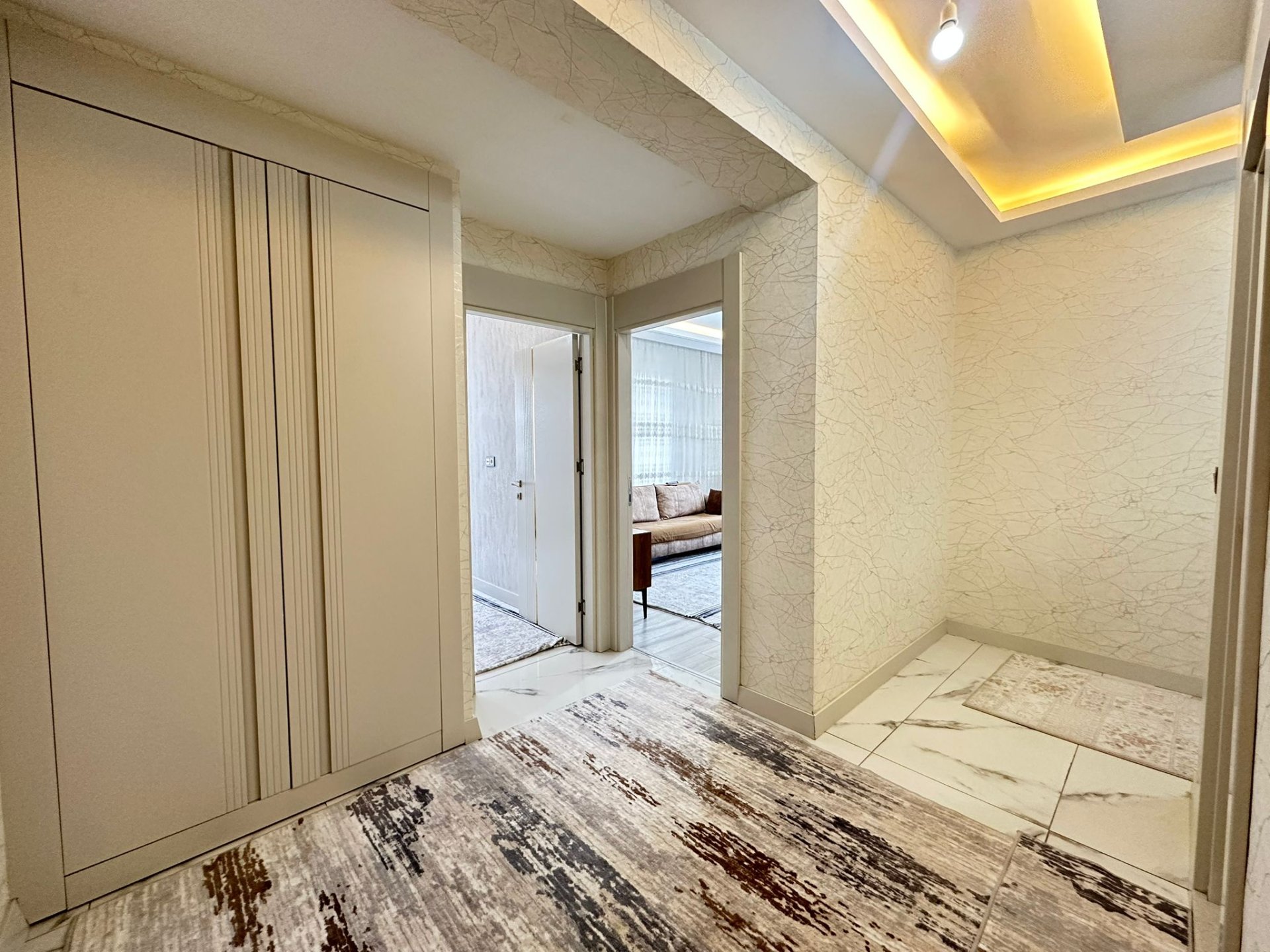 ACİLL 450 EVLERDE 2+1 LÜKS DAİREMİZ SATILIKTIR