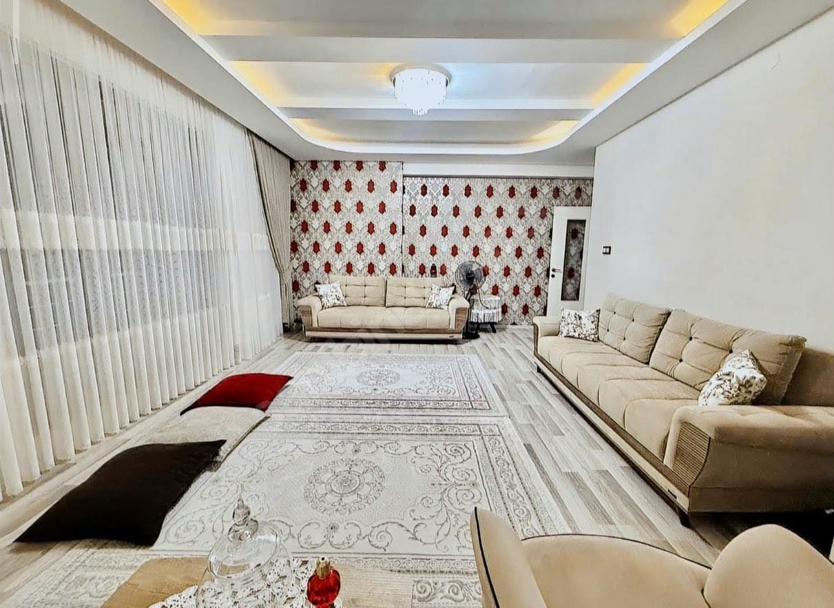 YETİŞEN ALIR BAĞCILAR ESKİ SİVEREK CADDESİNDE 3+1 LÜKS DAİREMİZ SATIŞTADIR