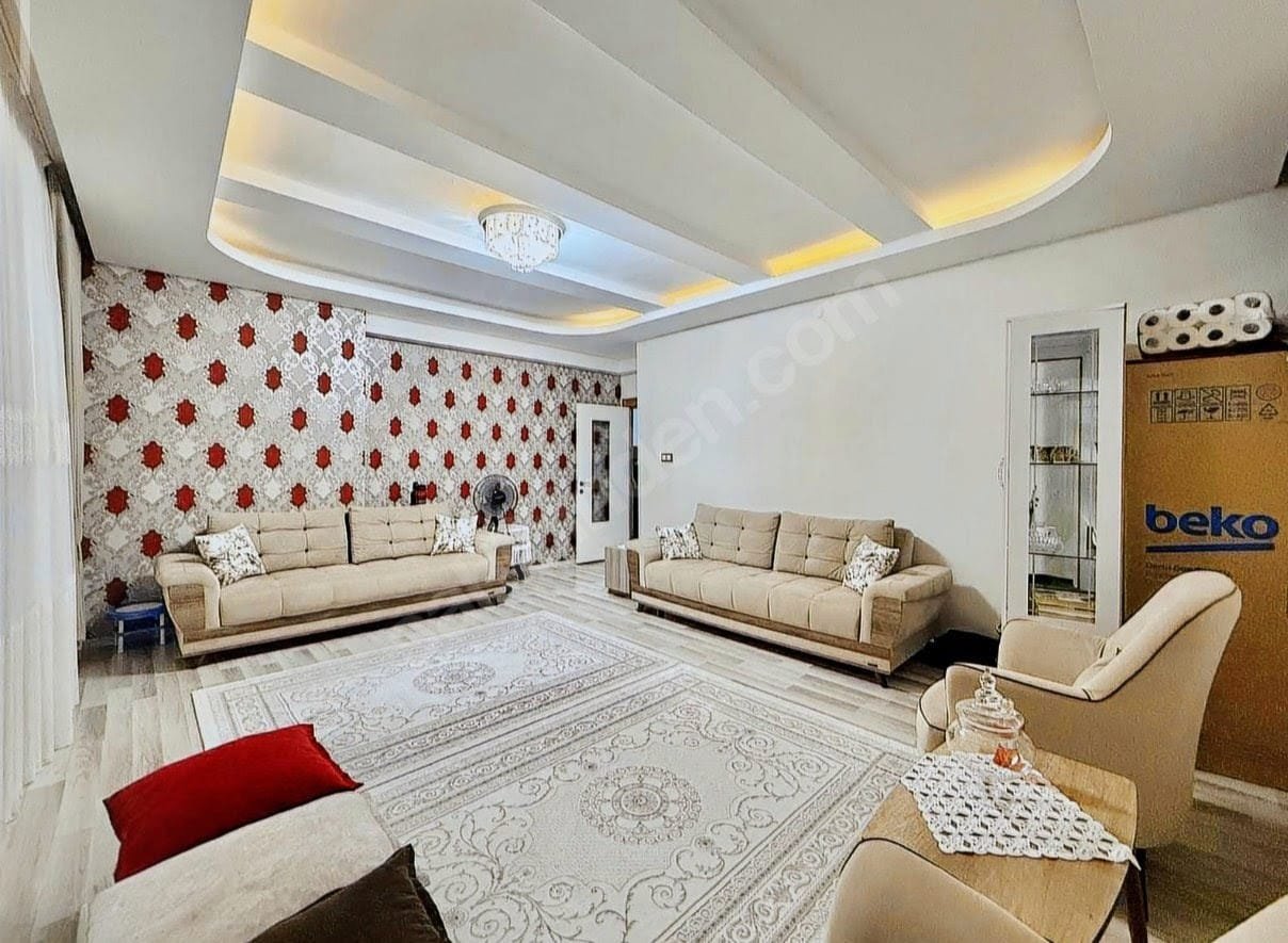 YETİŞEN ALIR BAĞCILAR ESKİ SİVEREK CADDESİNDE 3+1 LÜKS DAİREMİZ SATIŞTADIR